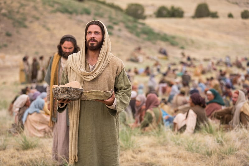 Jesús alimenta a los 5000