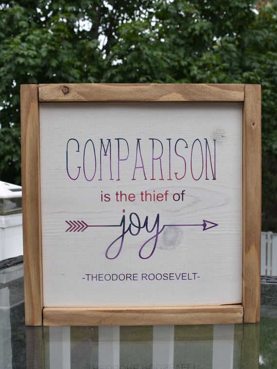 ¿Quién dijo «La comparación es el ladrón de la alegría» y cómo se representa en la Biblia?
